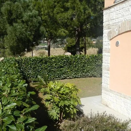S06 Nuovo Bilocale Con Giardino E Garage * סירולו
